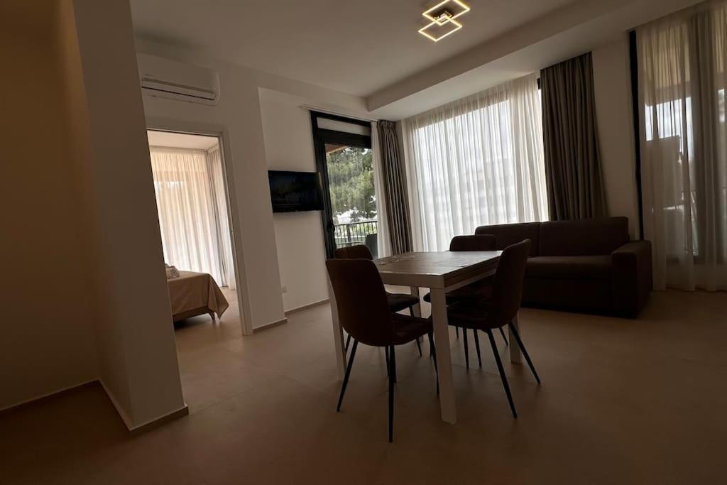 Cconforthotels Puglia Promenade Apartment 4 巴里 外观 照片